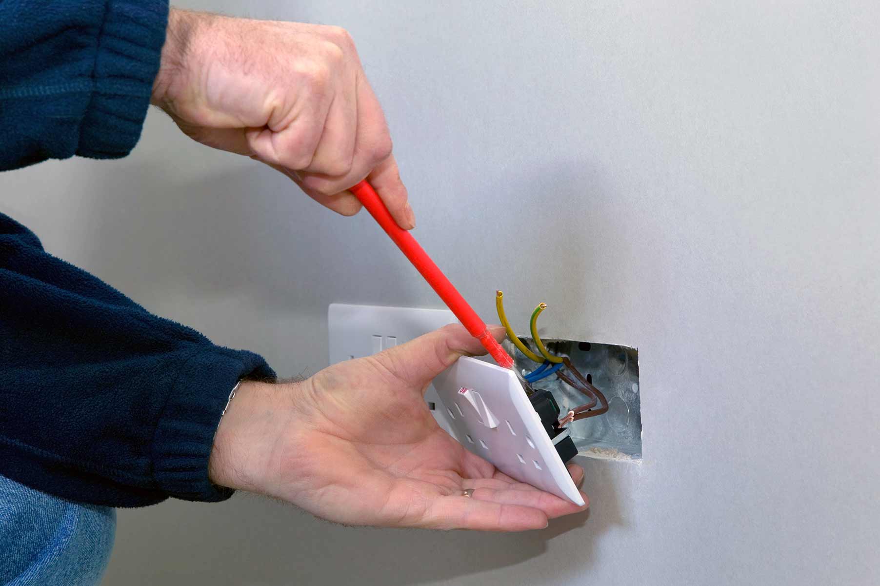 Our electricians can install plug sockets for domestic and commercial proeprties in Glossop and the local area. 